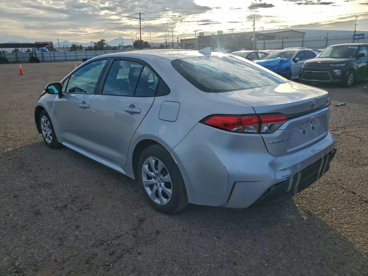 2023 TOYOTA COROLLA LE photo 2