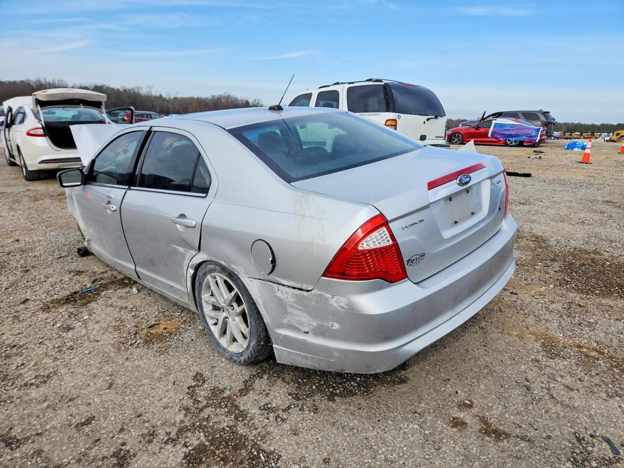 2010 FORD FUSION photo 2