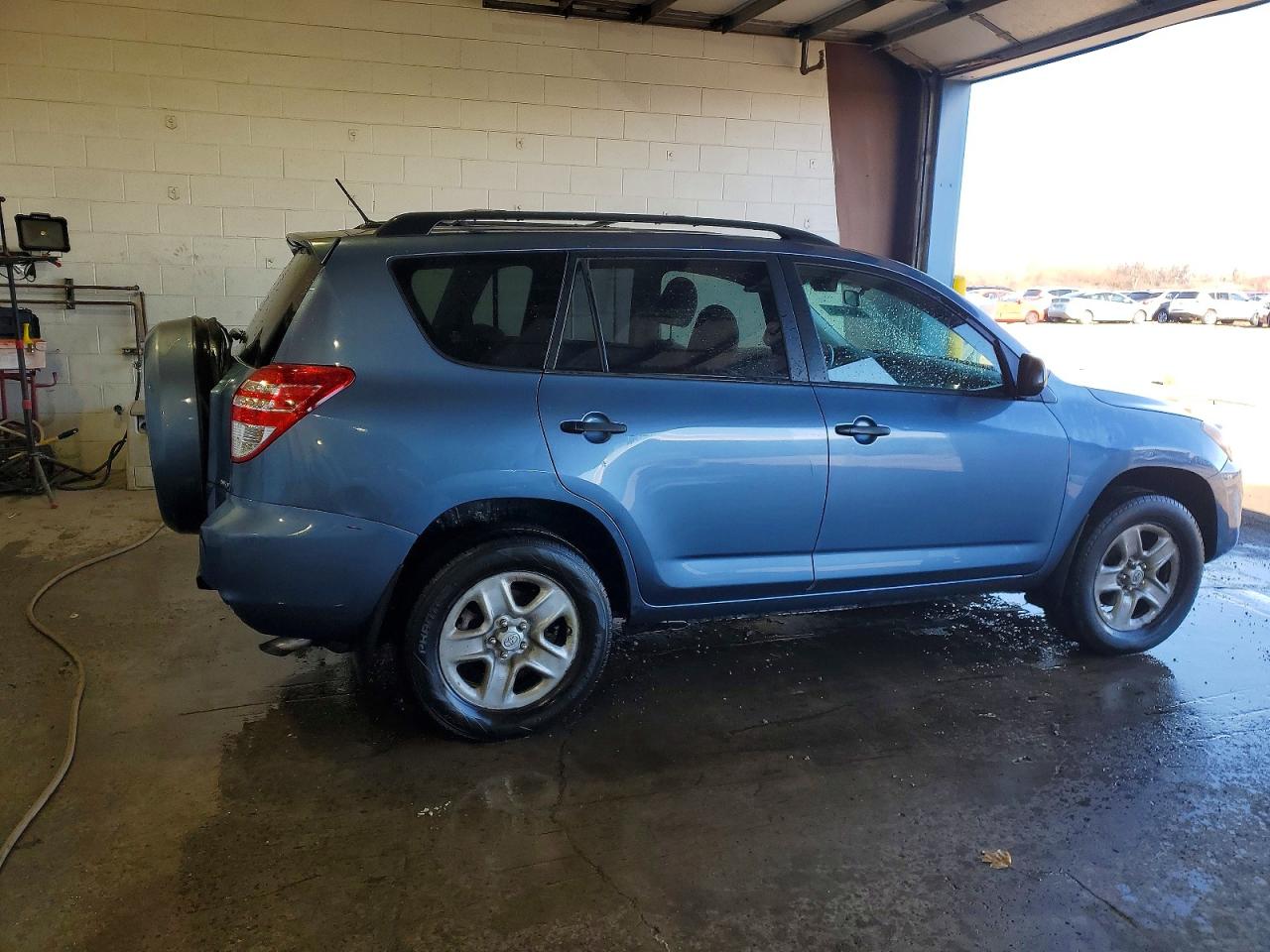 2009 TOYOTA RAV4 photo 3