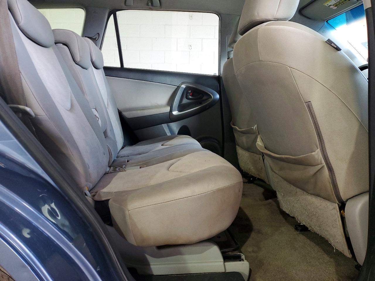 2009 TOYOTA RAV4 photo 11