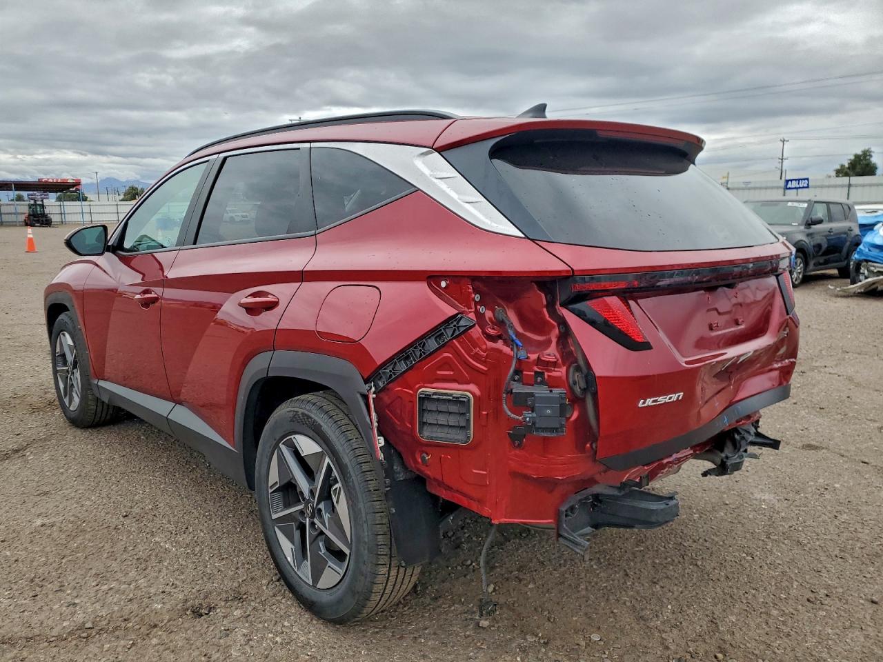 2025 HYUNDAI TUCSON SEL photo 2