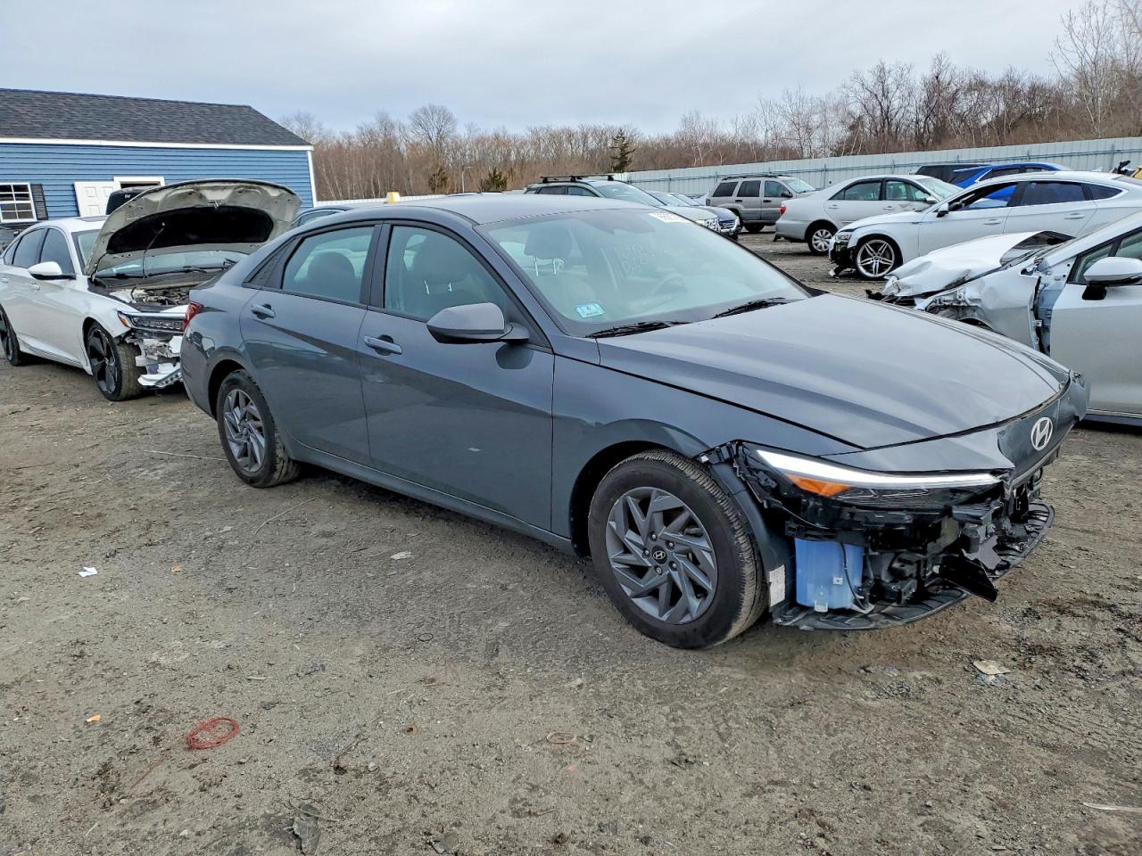 2024 HYUNDAI ELANTRA SEL photo 4