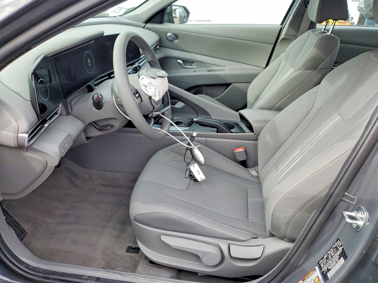 2024 HYUNDAI ELANTRA SEL photo 7