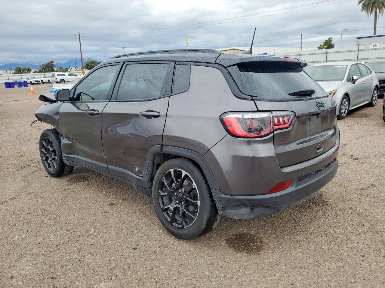 2022 JEEP COMPASS LATITUDE photo 2