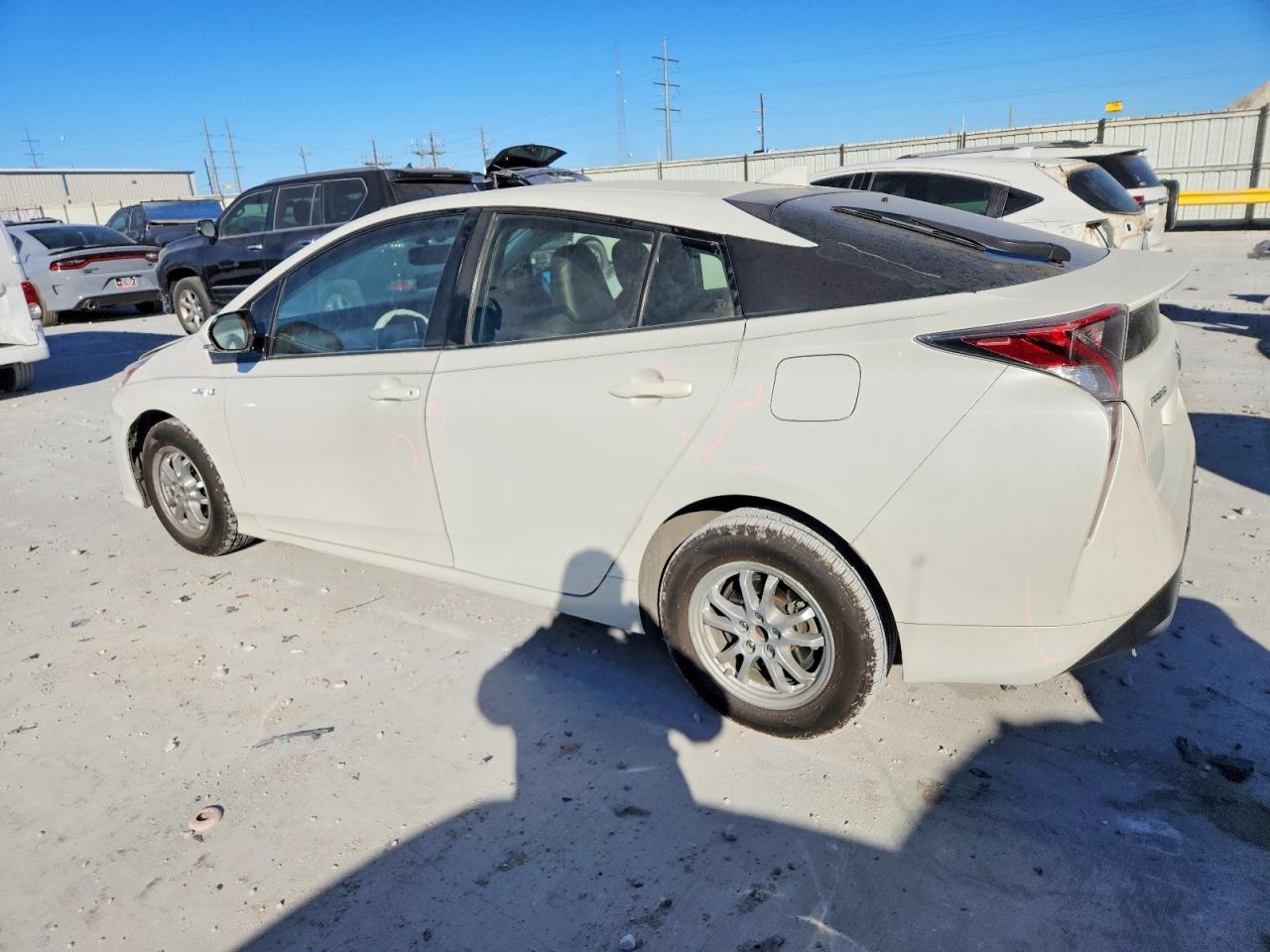 2016 TOYOTA PRIUS photo 2