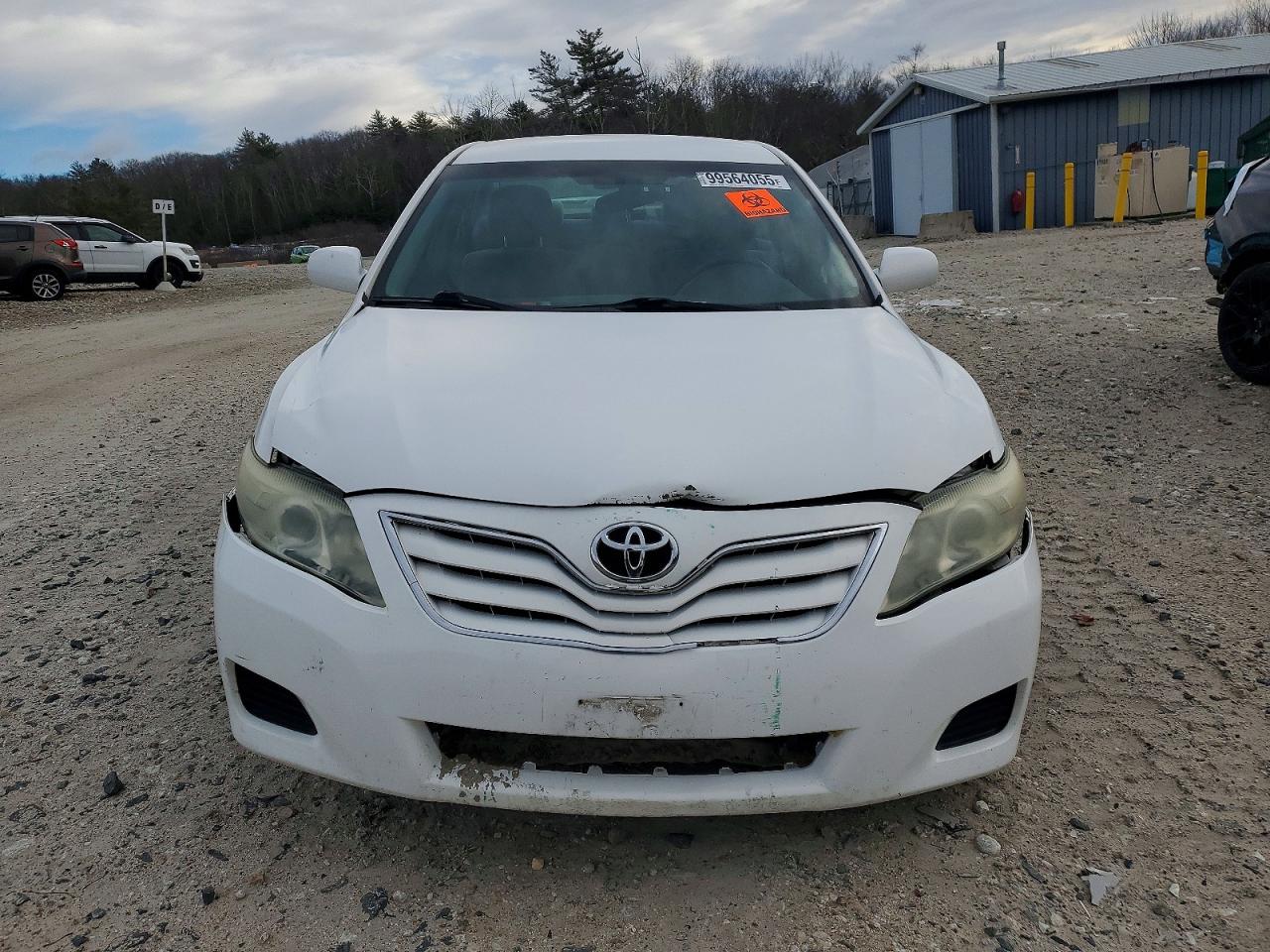 2011 TOYOTA CAMRY BASE photo 5