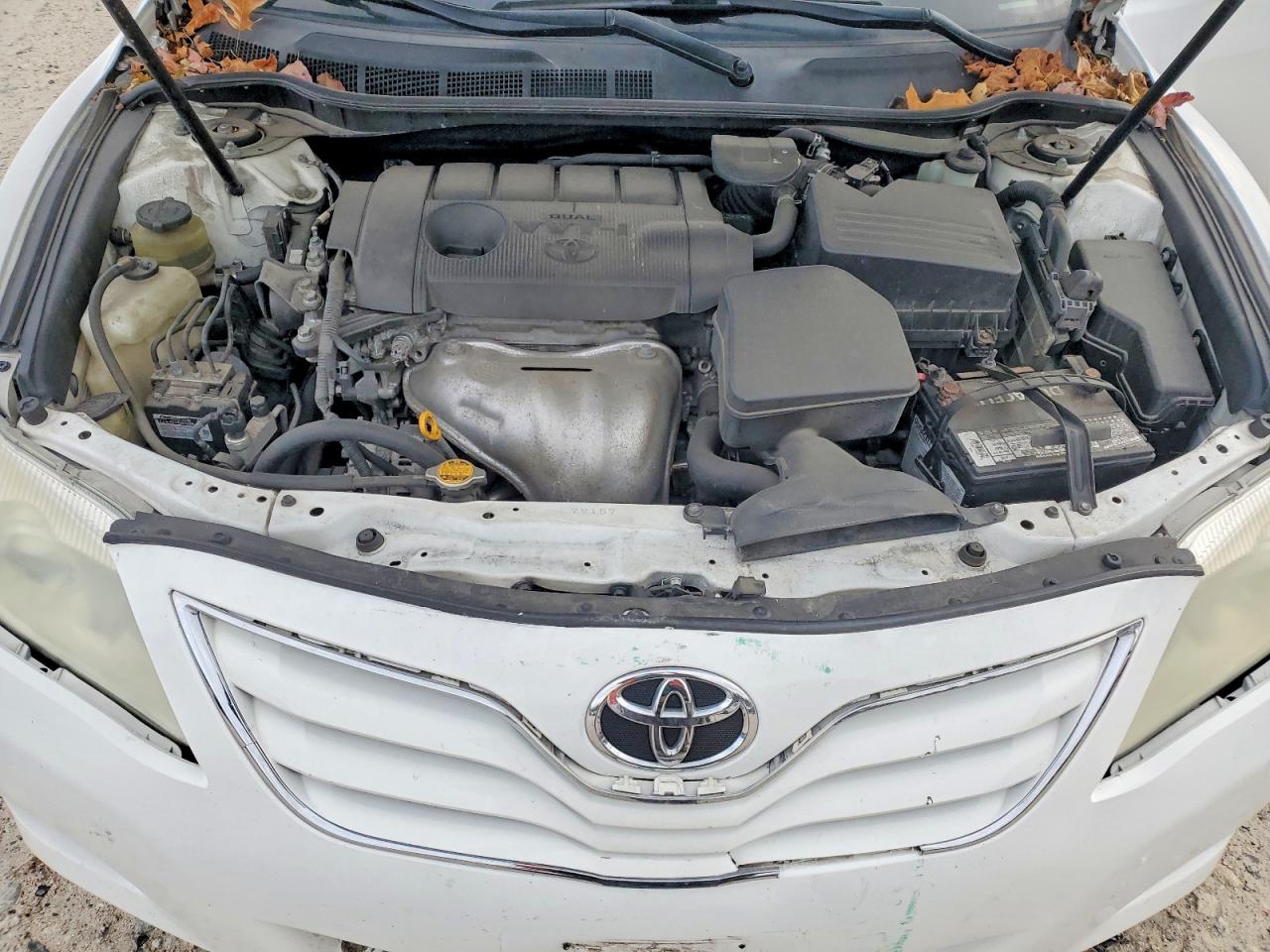 2011 TOYOTA CAMRY BASE photo 11