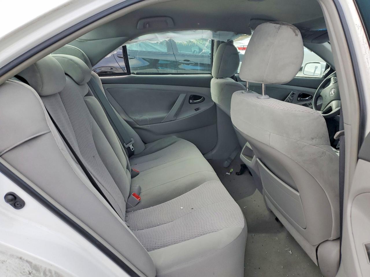 2011 TOYOTA CAMRY BASE photo 10