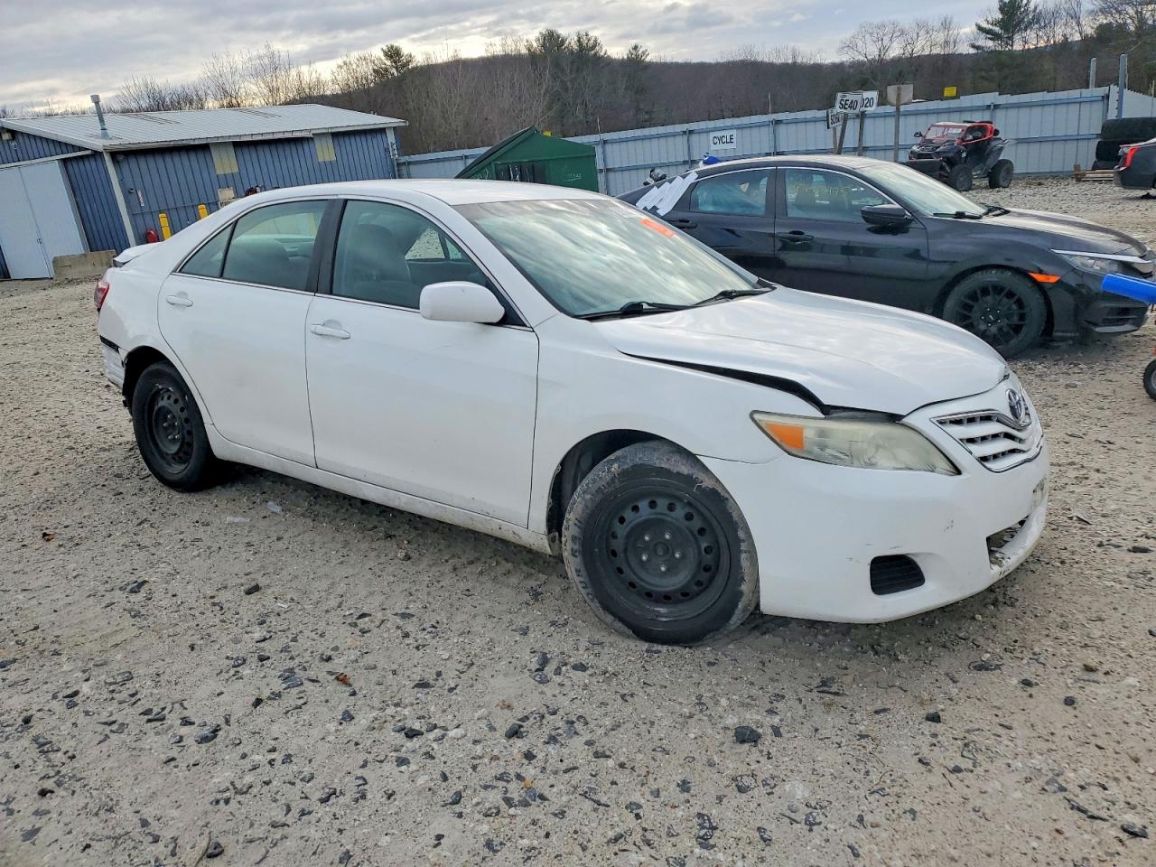 2011 TOYOTA CAMRY BASE photo 4