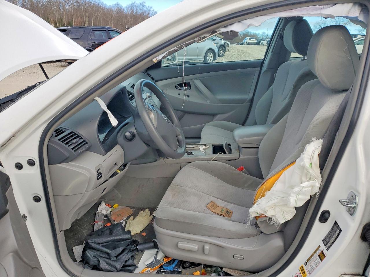 2011 TOYOTA CAMRY BASE photo 7
