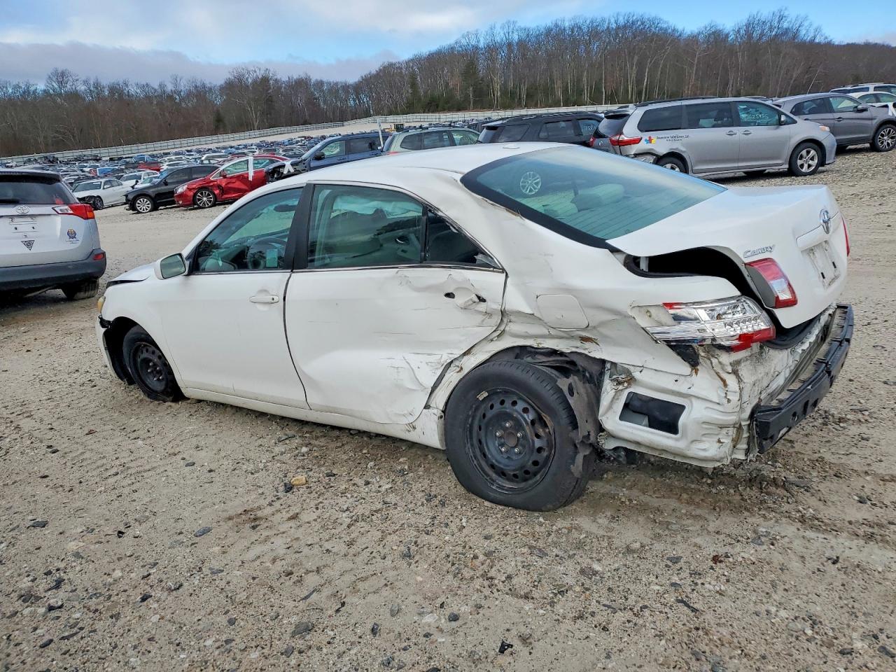 2011 TOYOTA CAMRY BASE photo 2