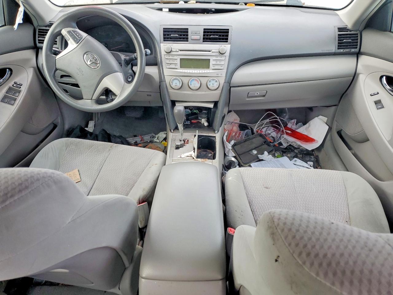 2011 TOYOTA CAMRY BASE photo 8