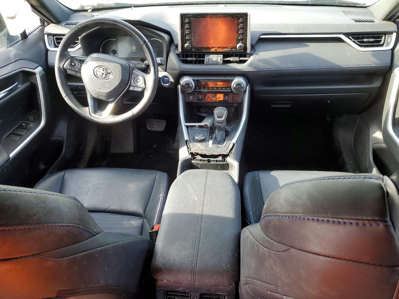 2021 TOYOTA RAV4 XSE photo 8