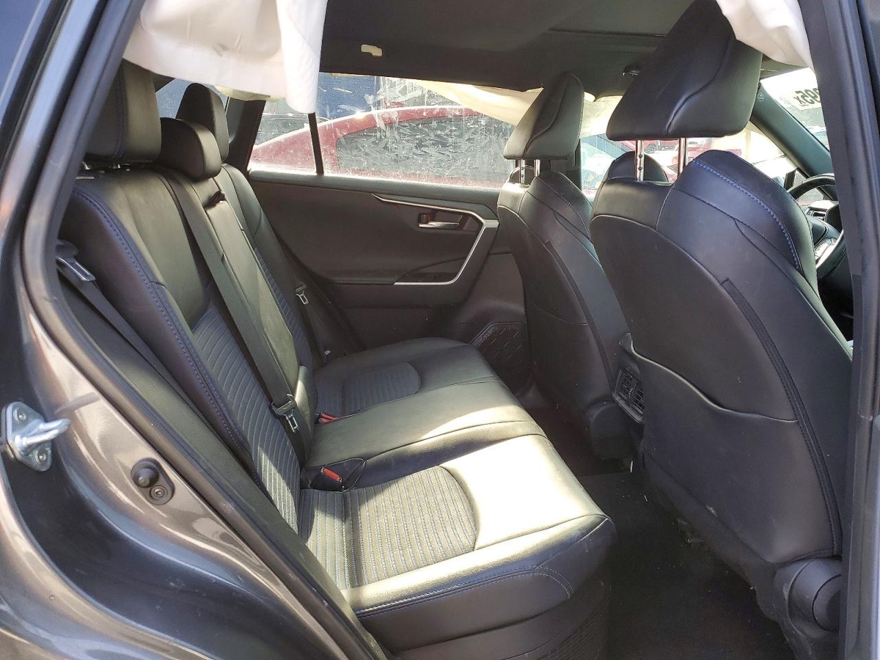 2021 TOYOTA RAV4 XSE photo 11