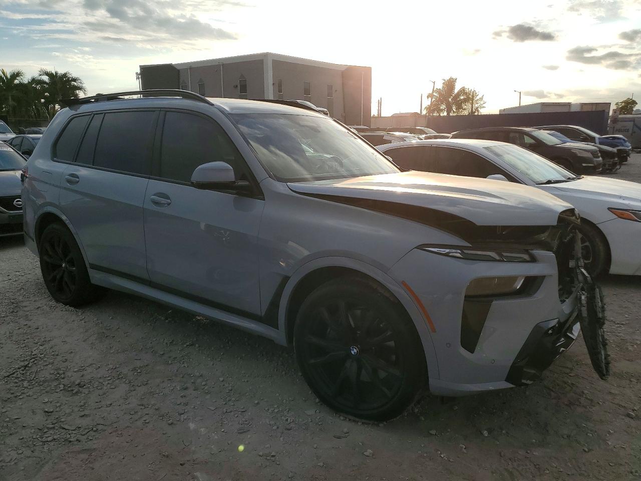 2025 BMW X7 XDRIVE40I photo 4
