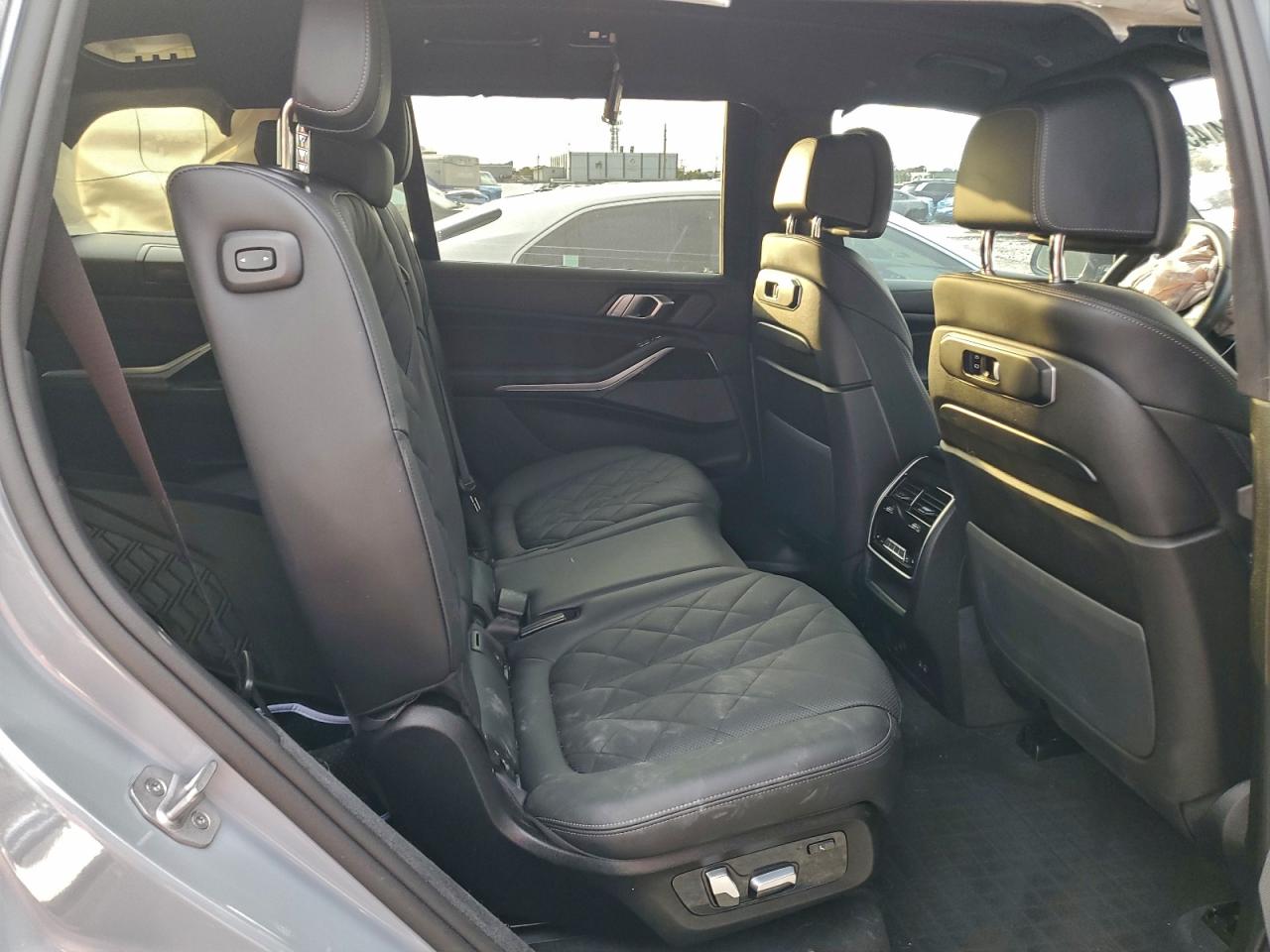 2025 BMW X7 XDRIVE40I photo 10