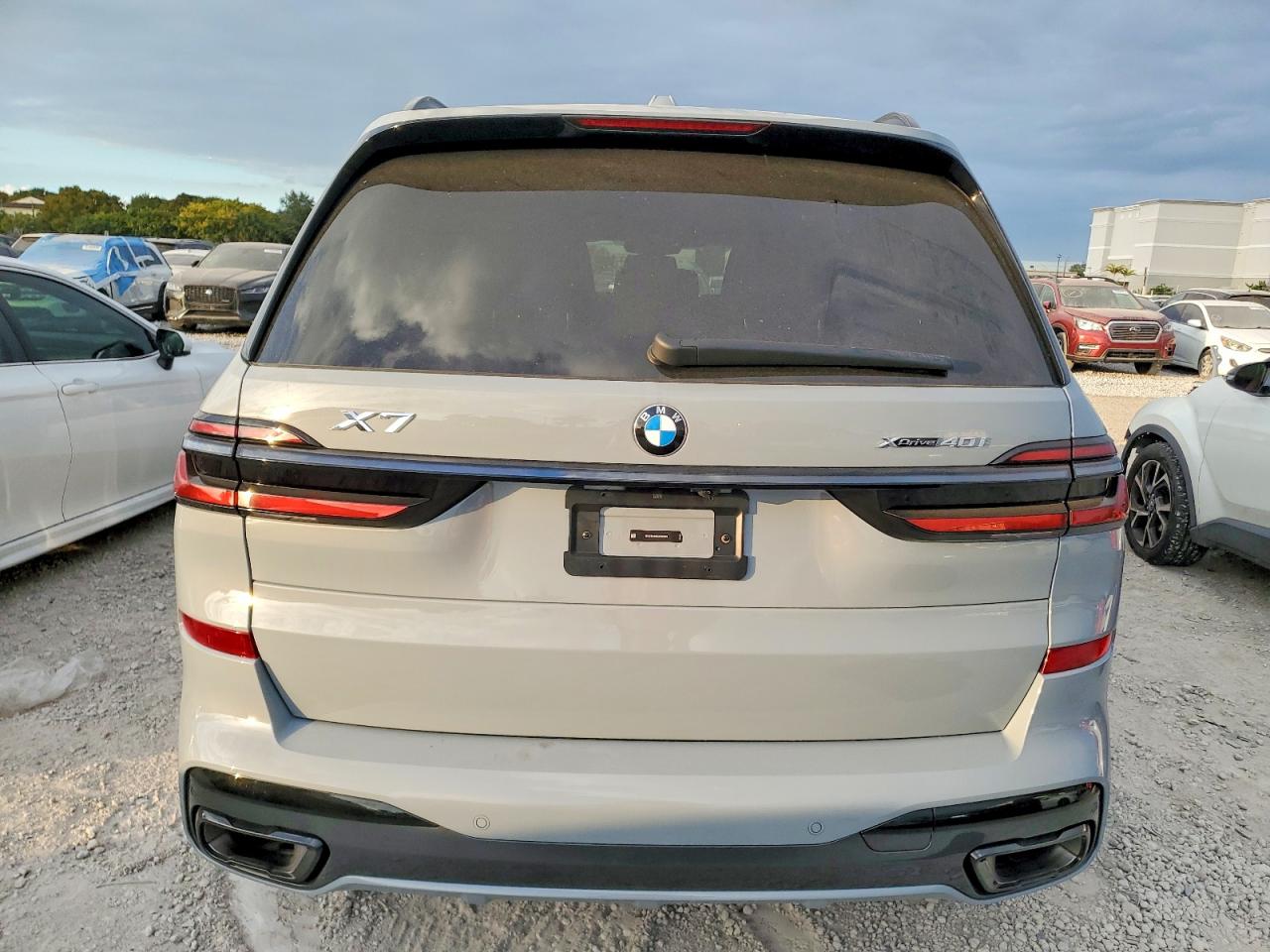 2025 BMW X7 XDRIVE40I photo 6