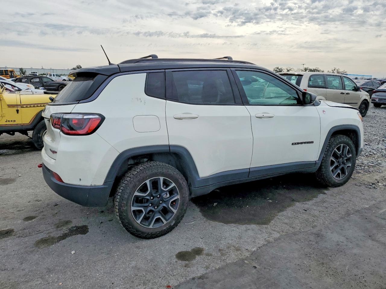 2019 JEEP COMPASS TRAILHAWK photo 5