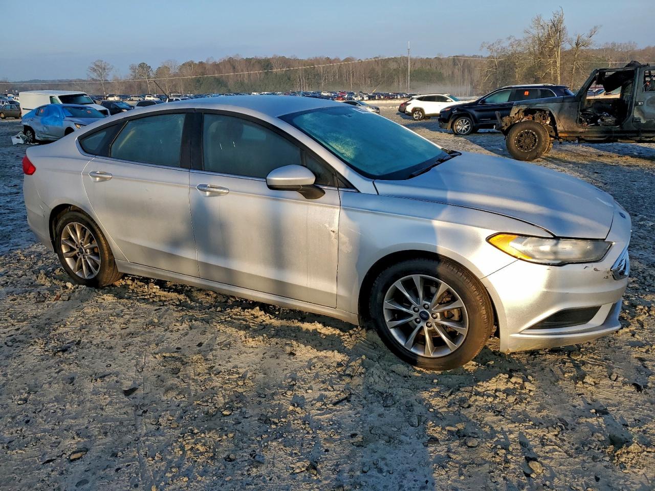 2017 FORD FUSION SE photo 4