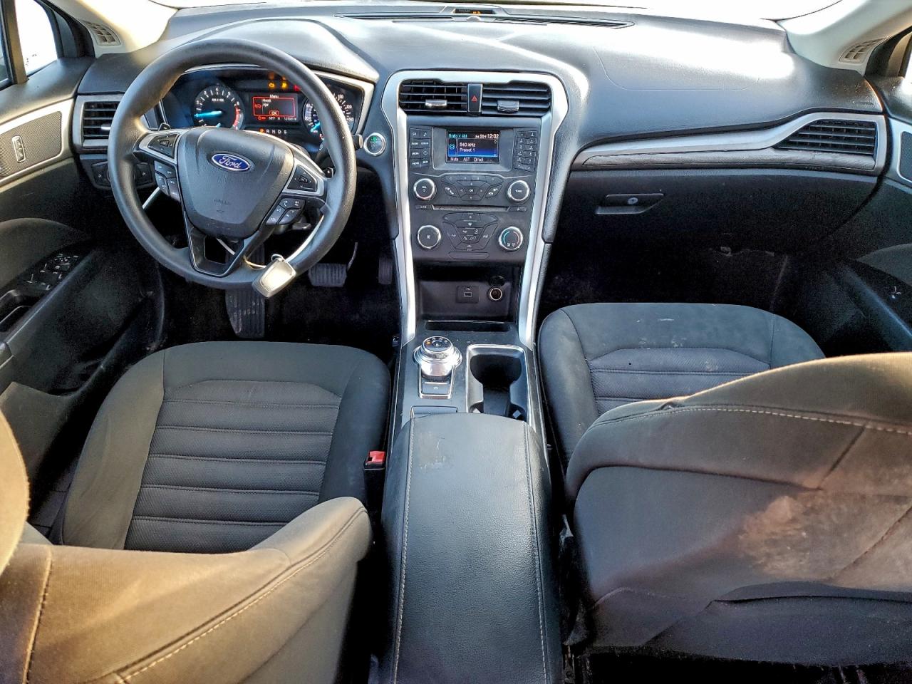 2017 FORD FUSION SE photo 8