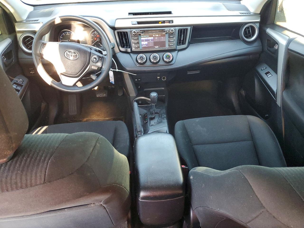 2017 TOYOTA RAV4 LE photo 8