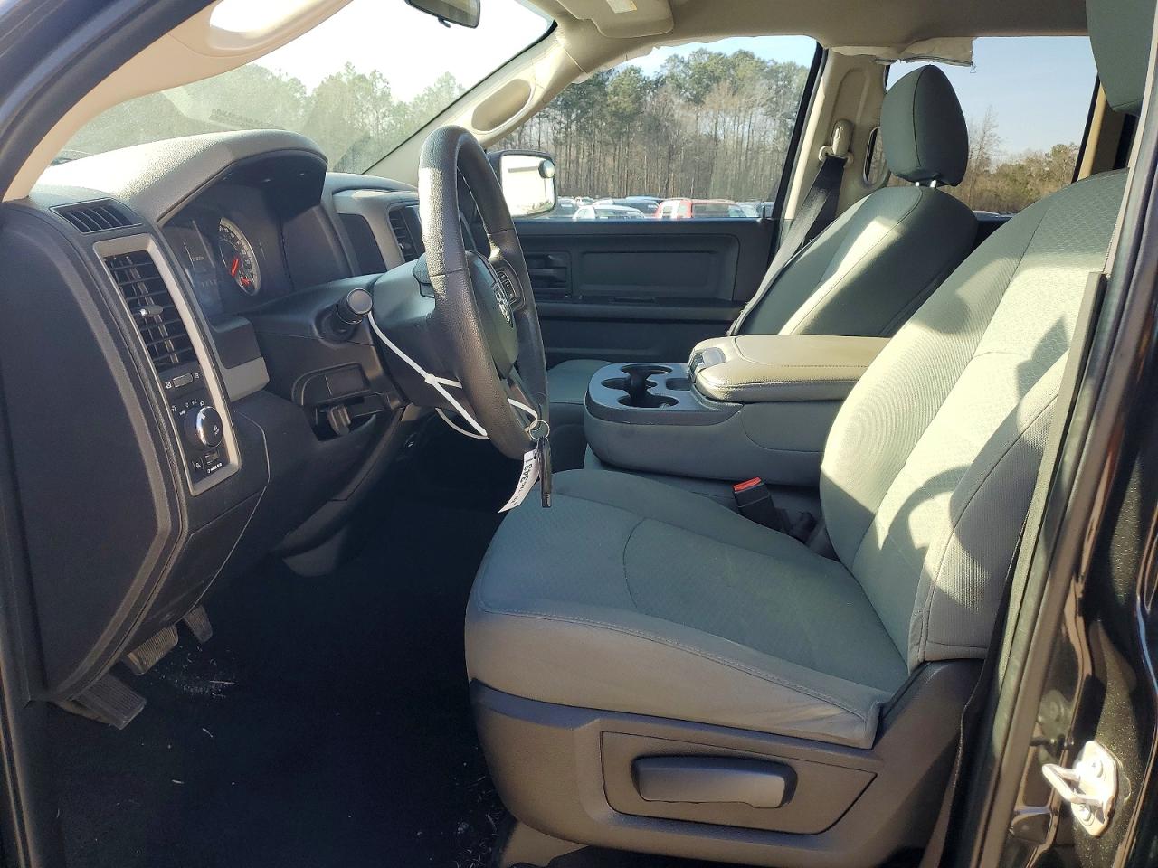 2017 RAM 1500 ST photo 7
