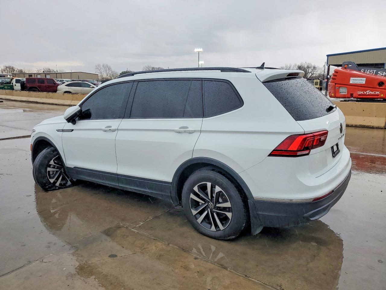 2024 VOLKSWAGEN TIGUAN S photo 2