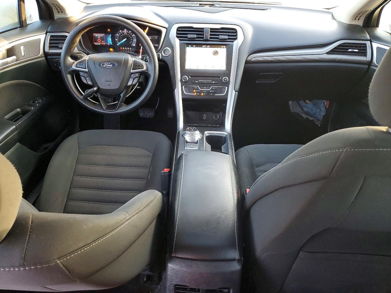 2018 FORD FUSION SE photo 8