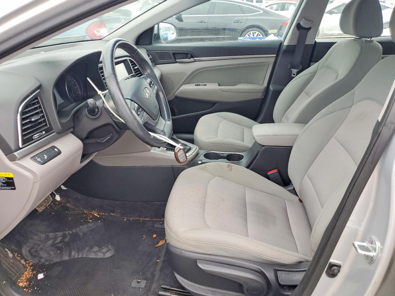 2017 HYUNDAI ELANTRA SE photo 13