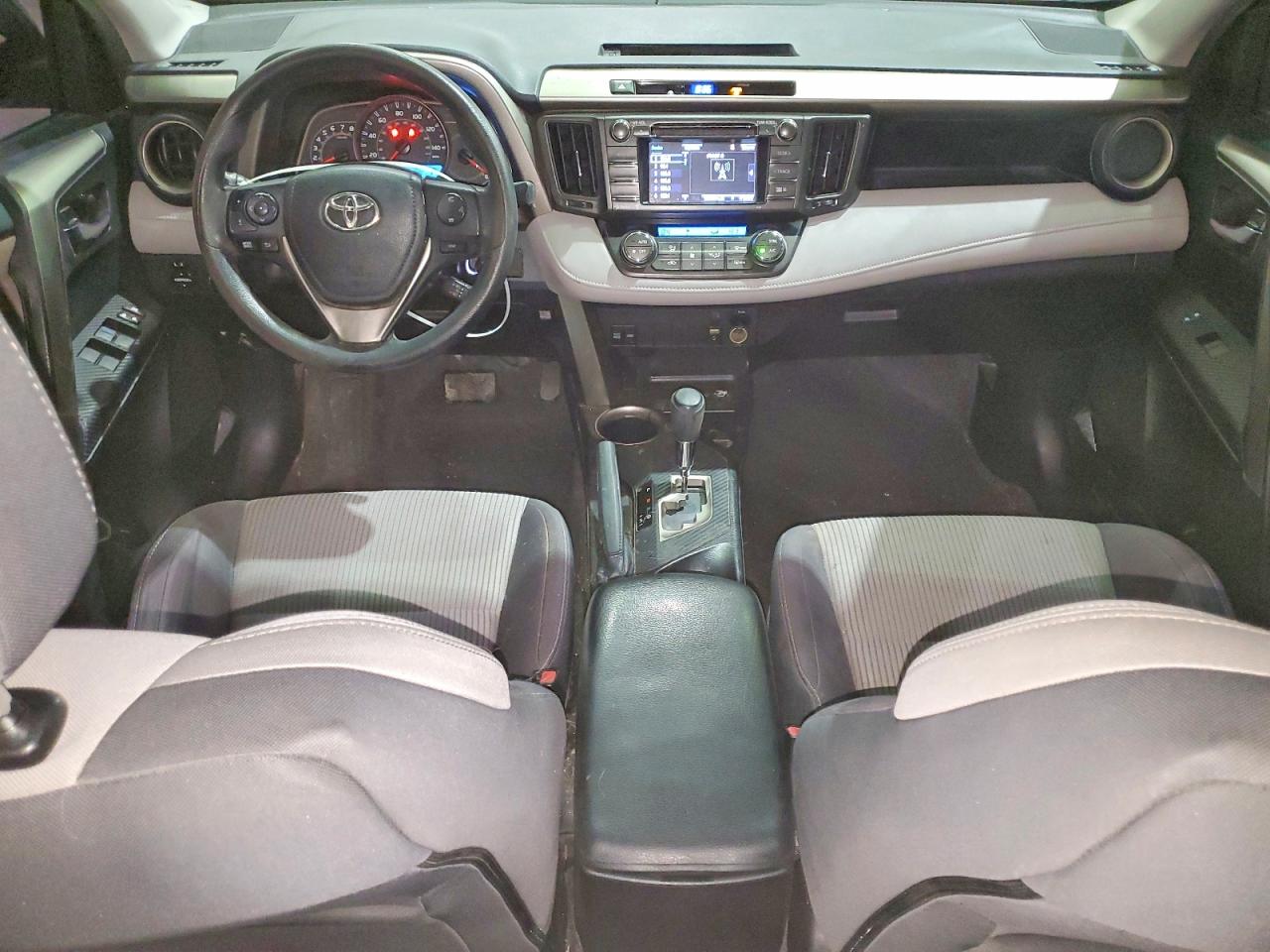 2015 TOYOTA RAV4 XLE photo 8