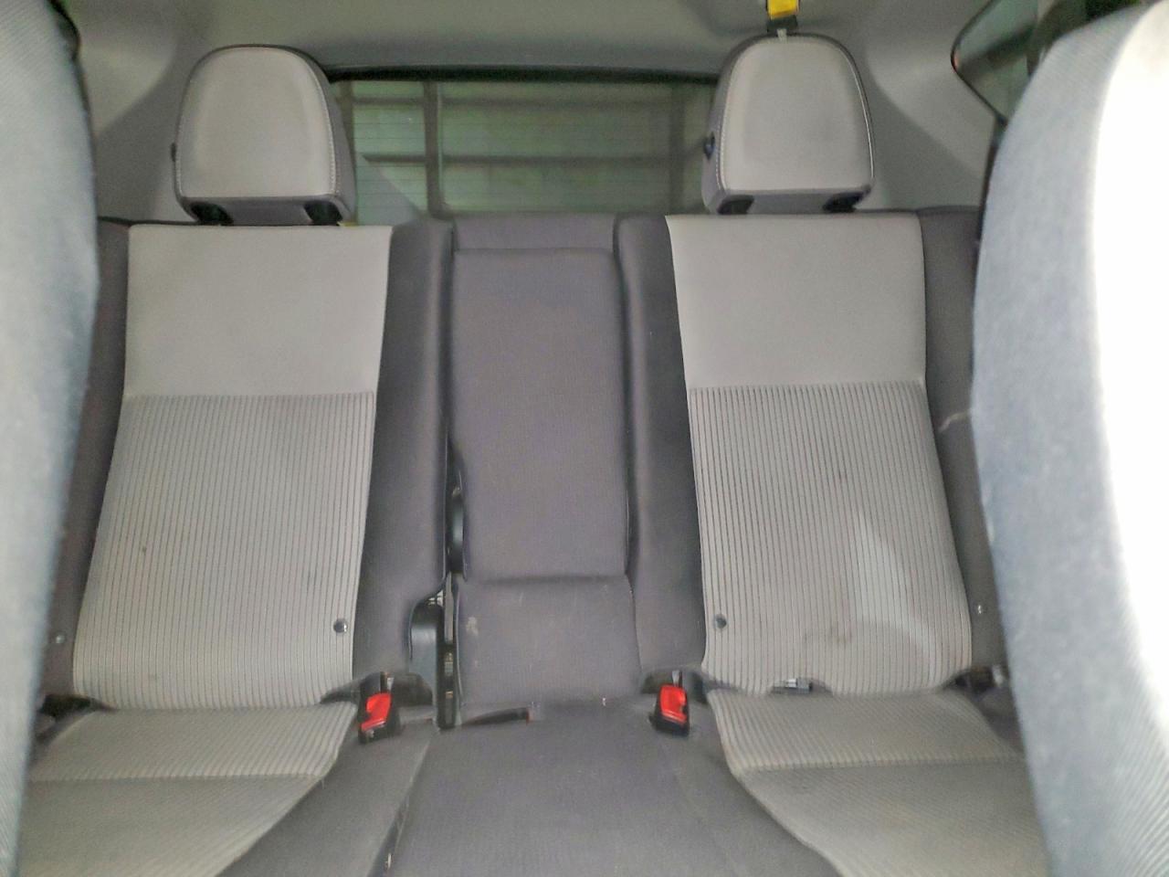 2015 TOYOTA RAV4 XLE photo 10