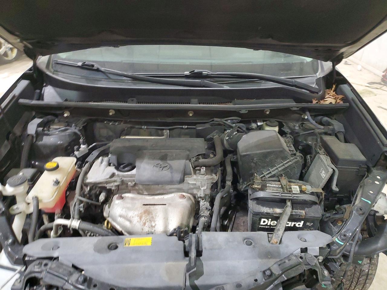 2015 TOYOTA RAV4 XLE photo 12