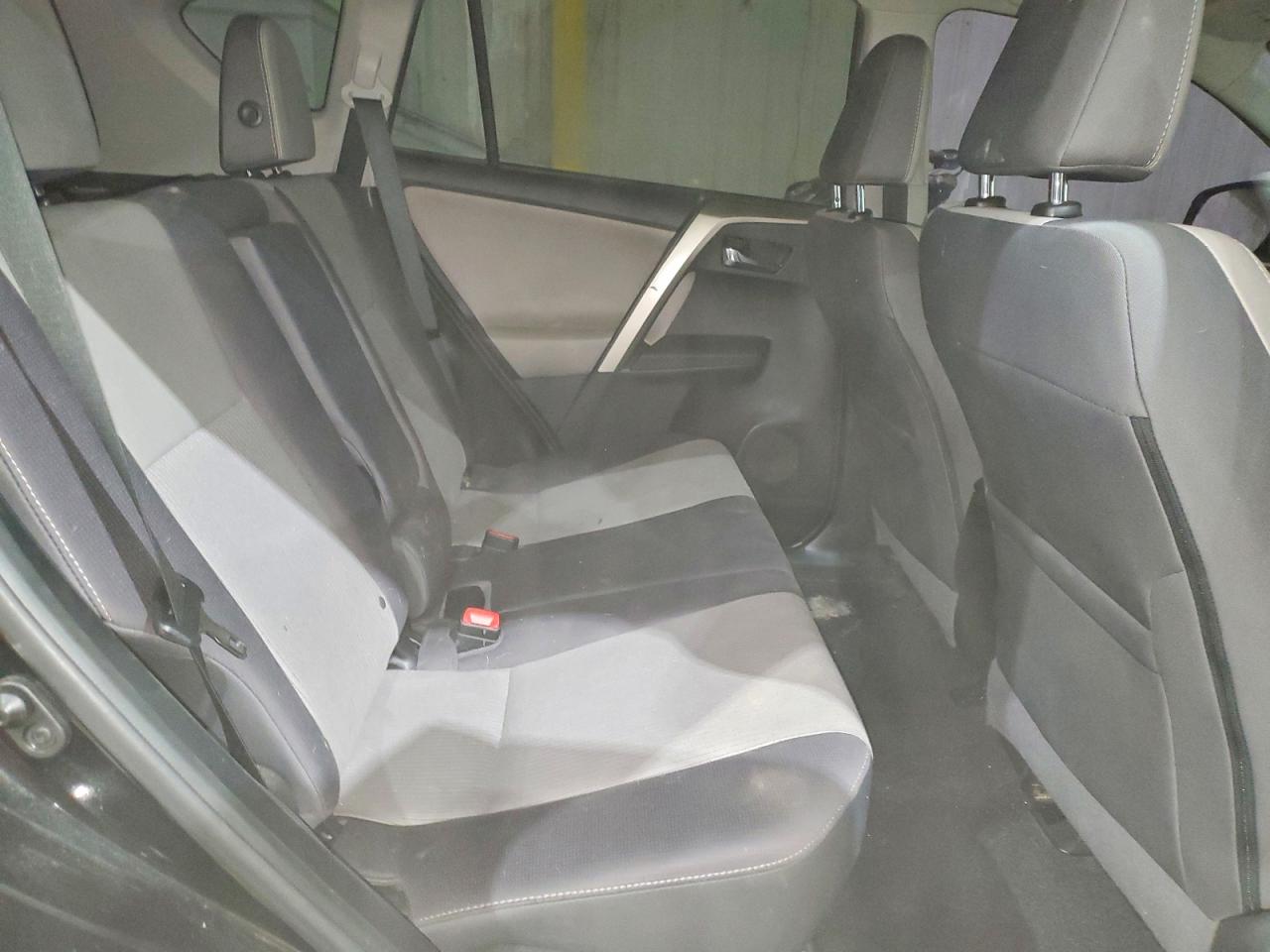 2015 TOYOTA RAV4 XLE photo 11