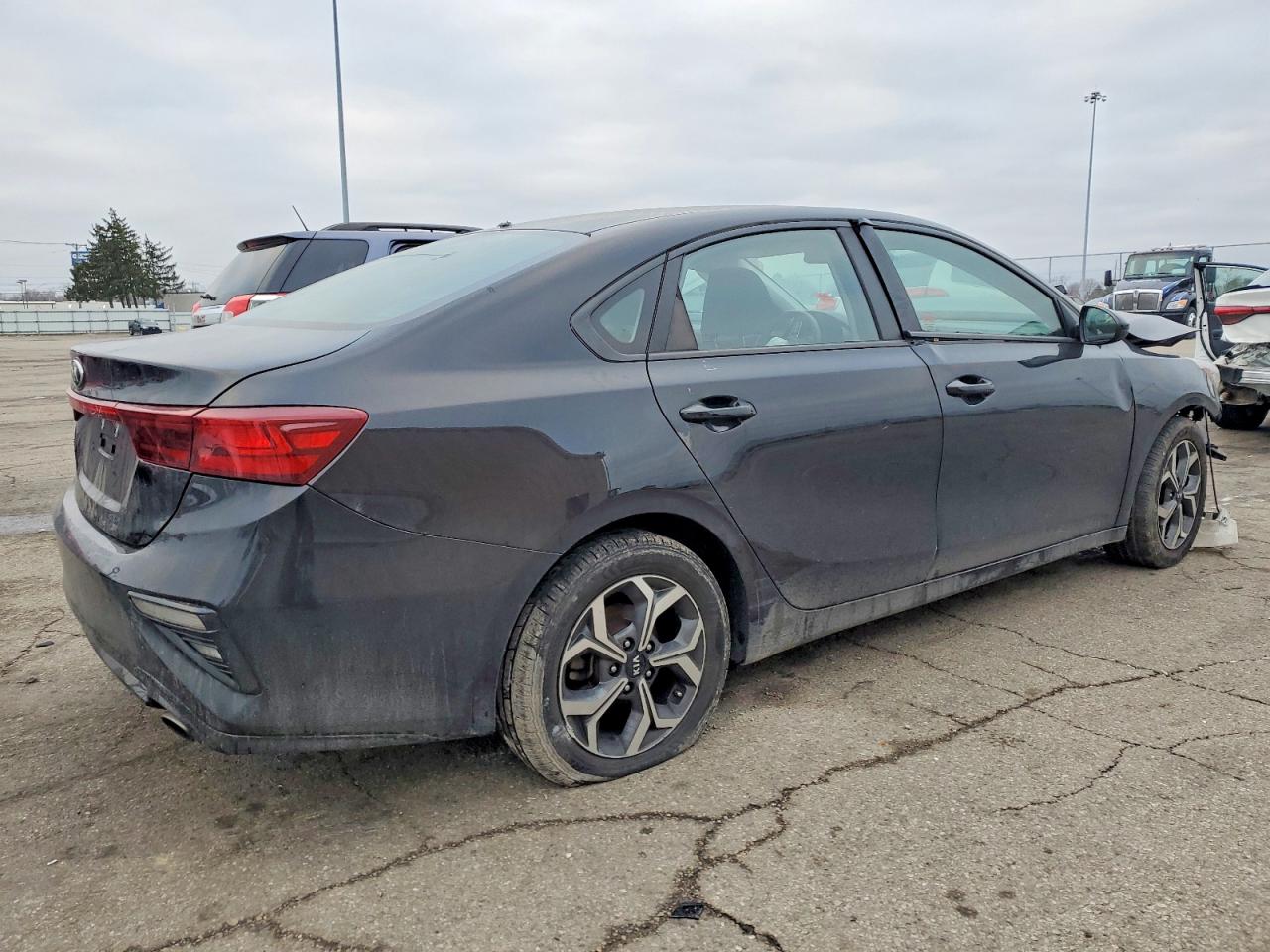 2019 KIA FORTE FE photo 3