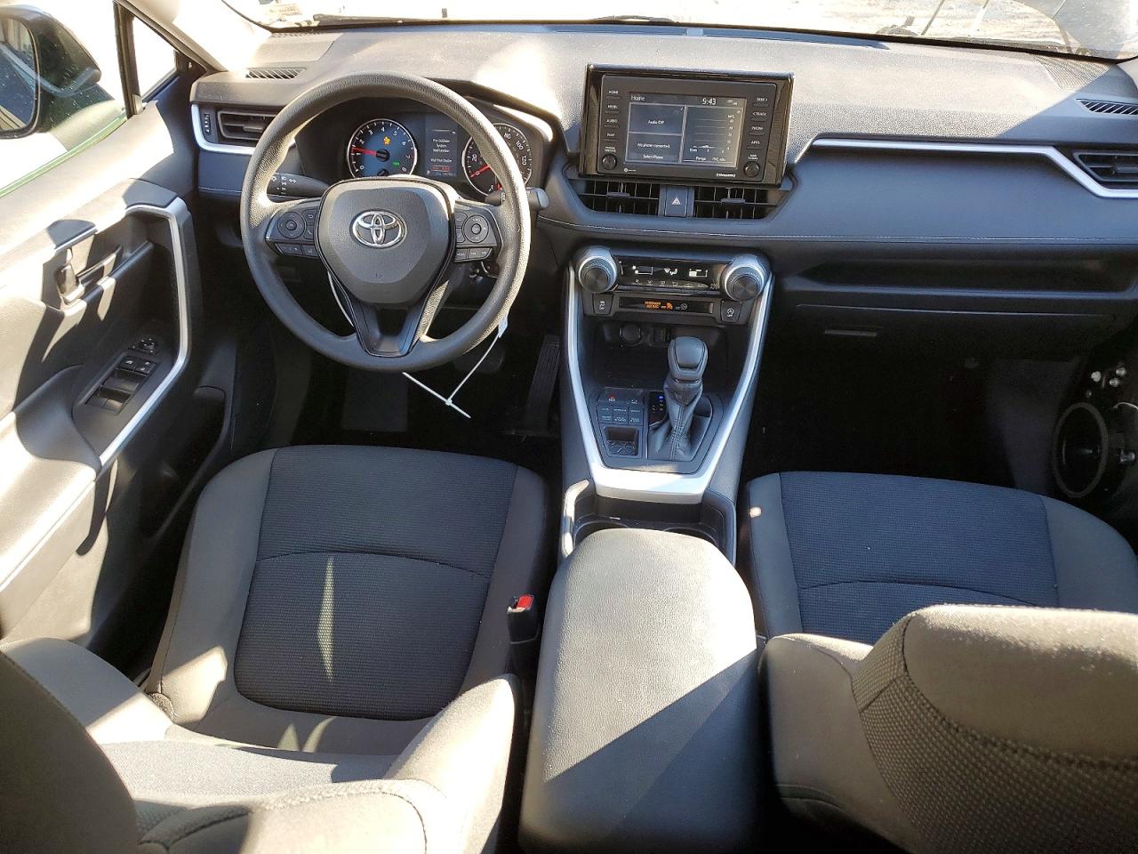 2021 TOYOTA RAV4 LE photo 8