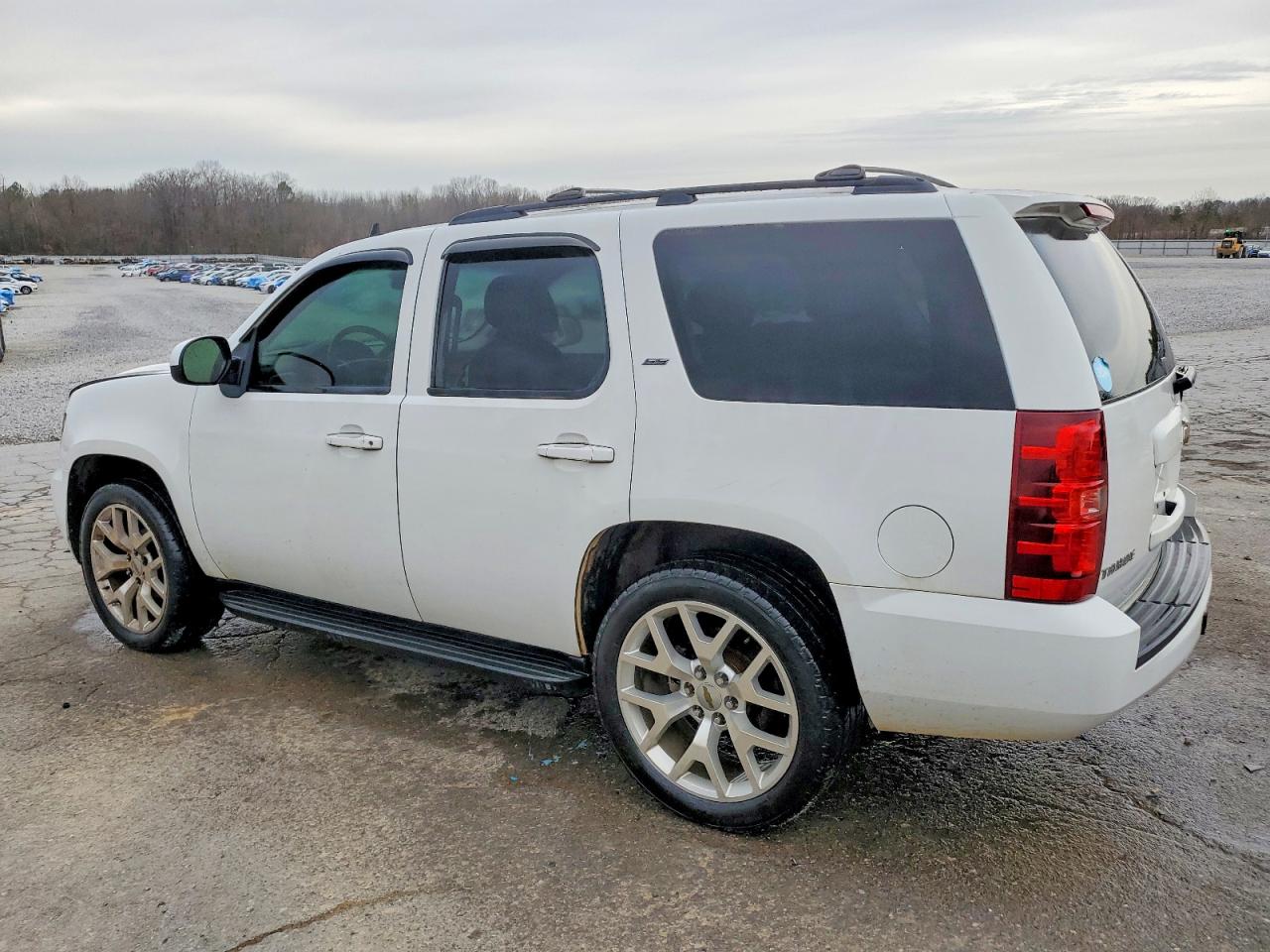2008 CHEVROLET TAHOE C1500 photo 2