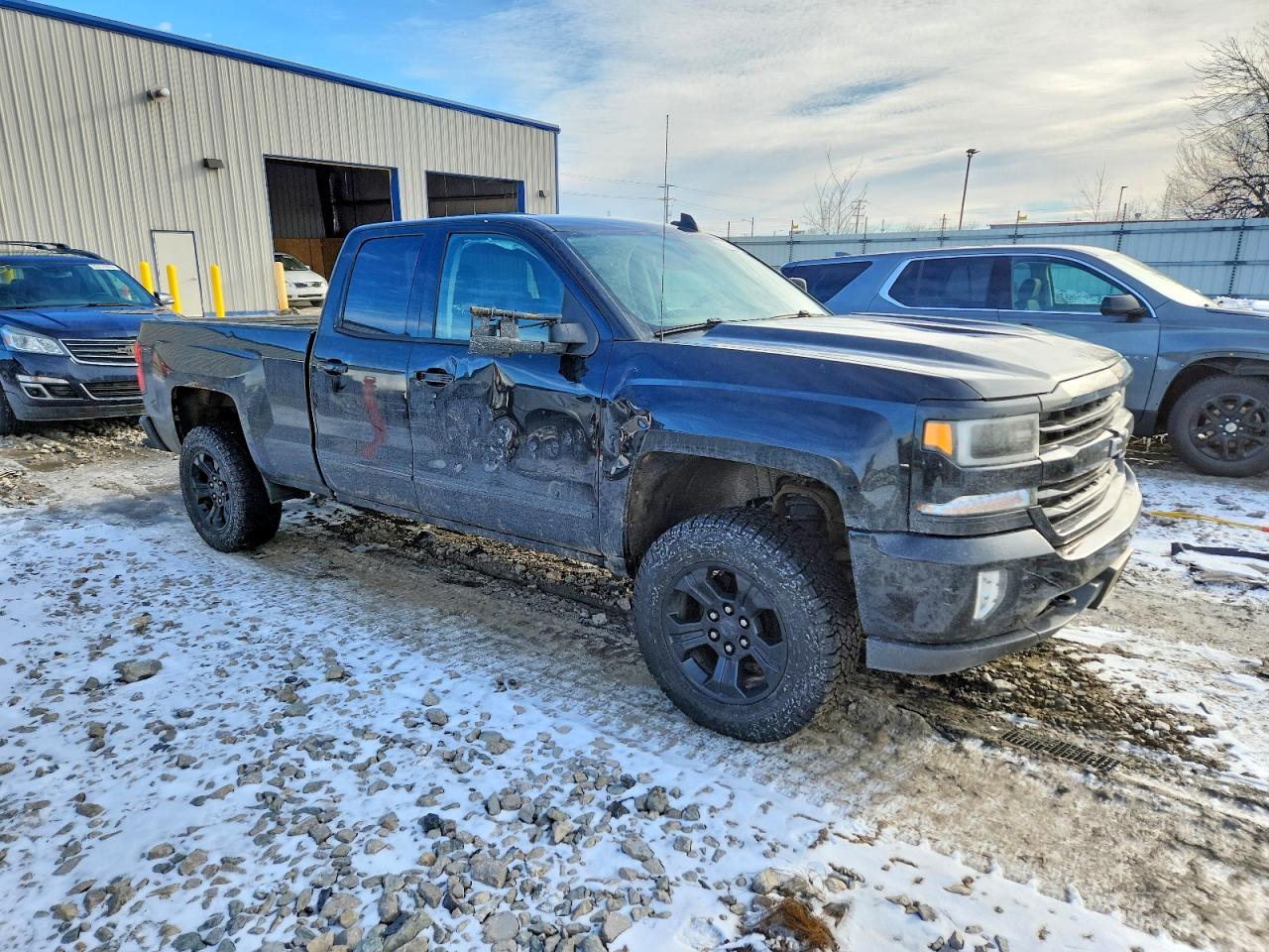 2017 CHEVROLET SILVERADO K1500 LT photo 4