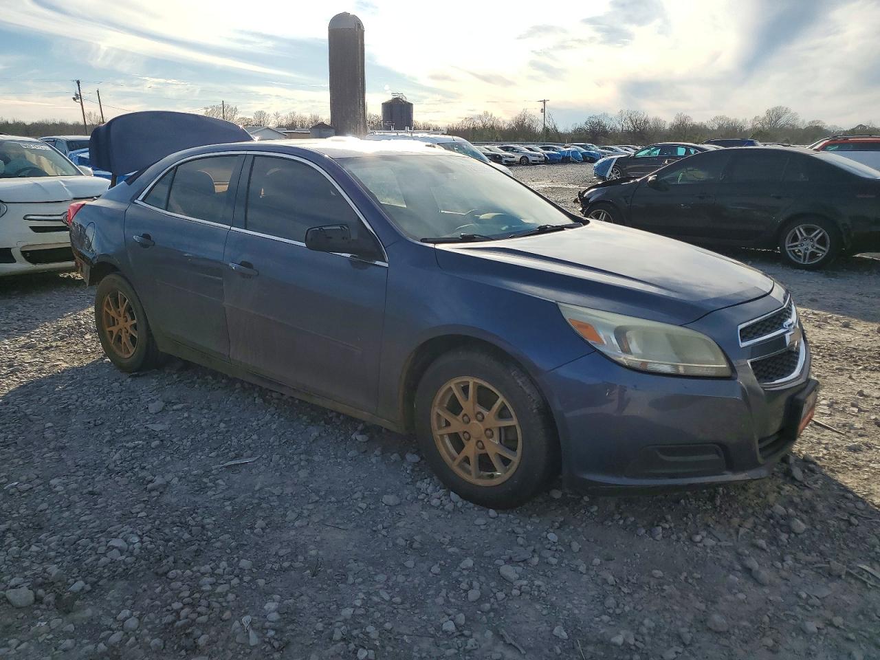 2013 CHEVROLET MALIBU LS photo 4