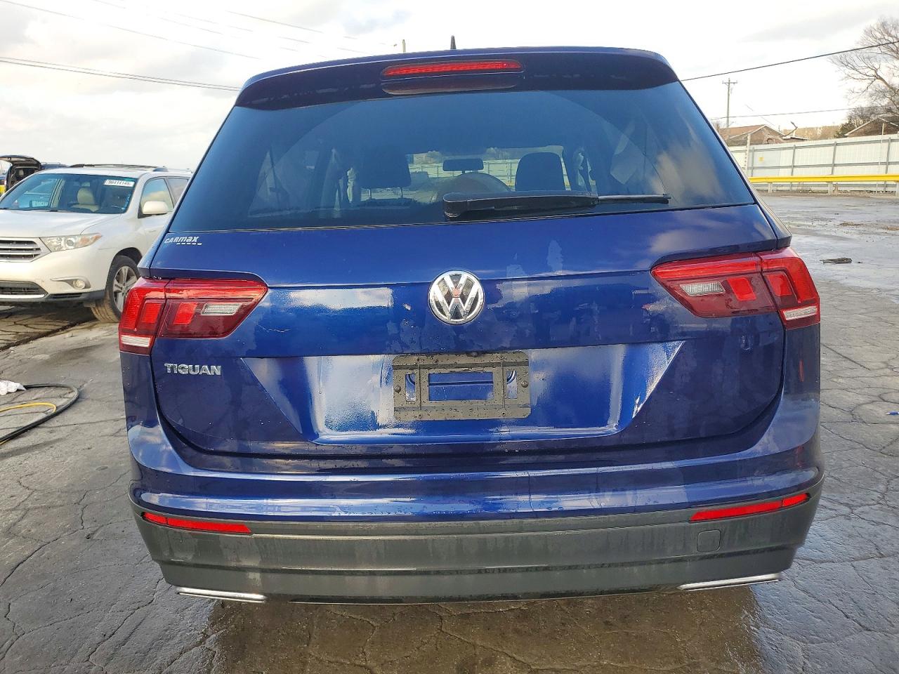 2021 VOLKSWAGEN TIGUAN S photo 11