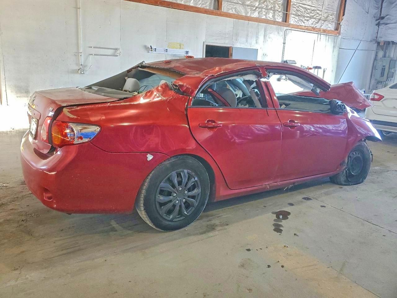 2010 TOYOTA COROLLA LE photo 3