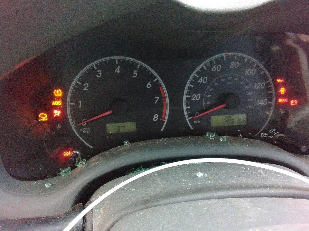 2010 TOYOTA COROLLA LE photo 9