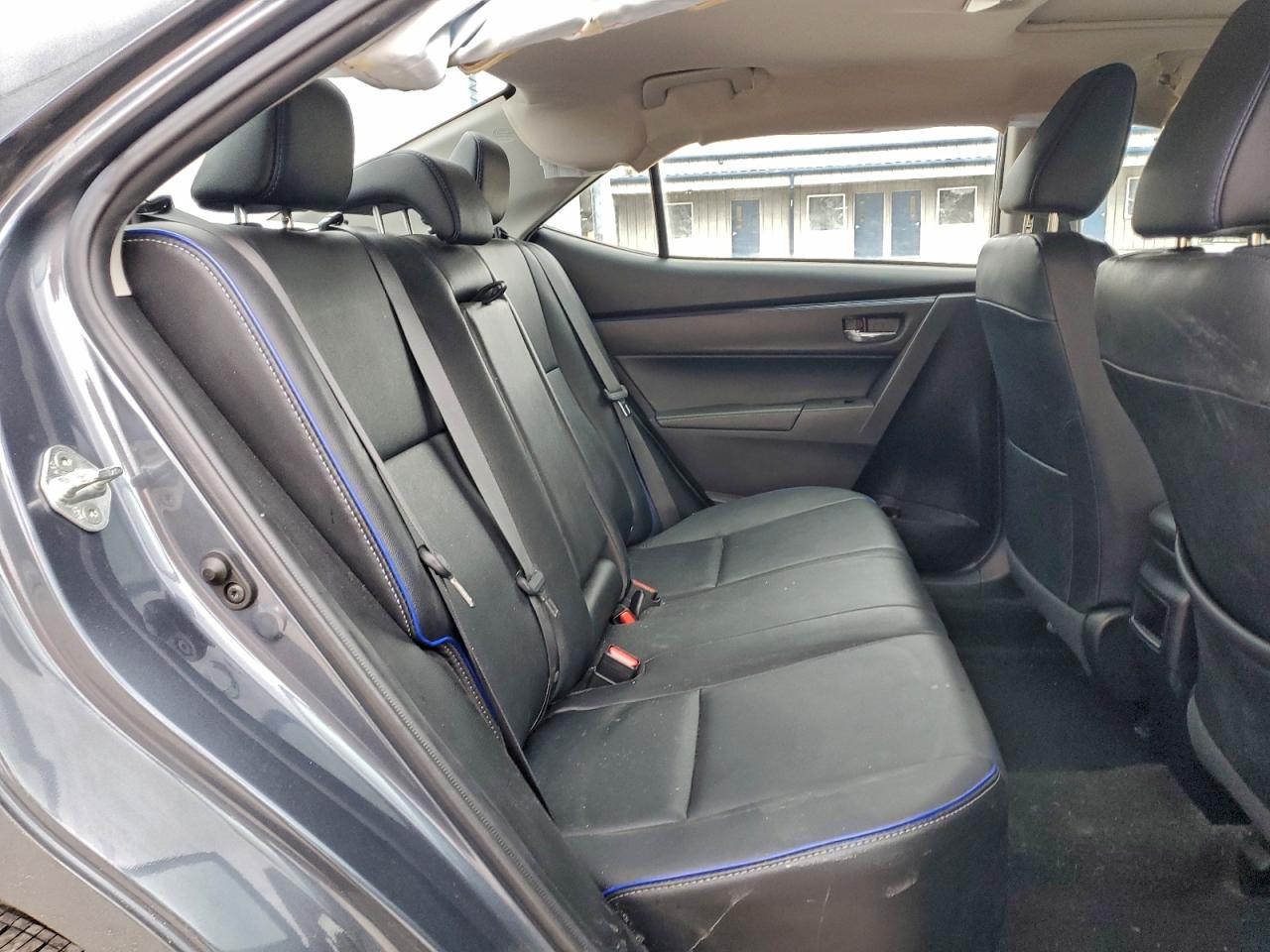 2019 TOYOTA COROLLA L photo 10
