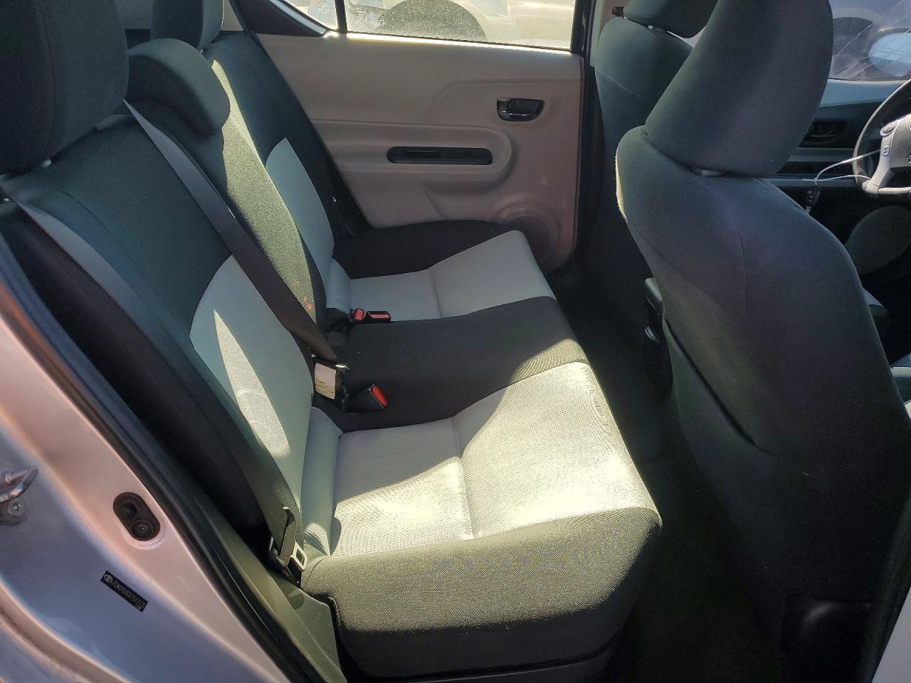 2012 TOYOTA PRIUS C photo 10