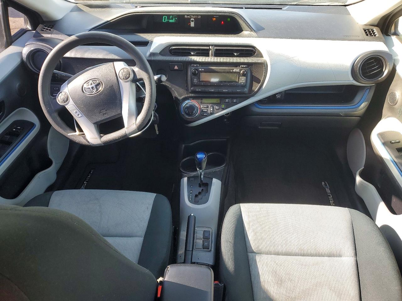 2012 TOYOTA PRIUS C photo 8