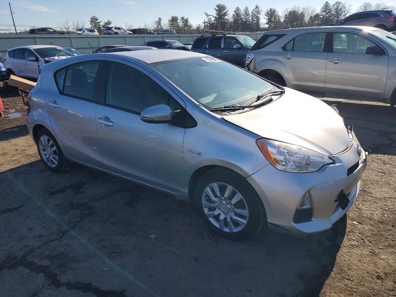 2012 TOYOTA PRIUS C photo 4