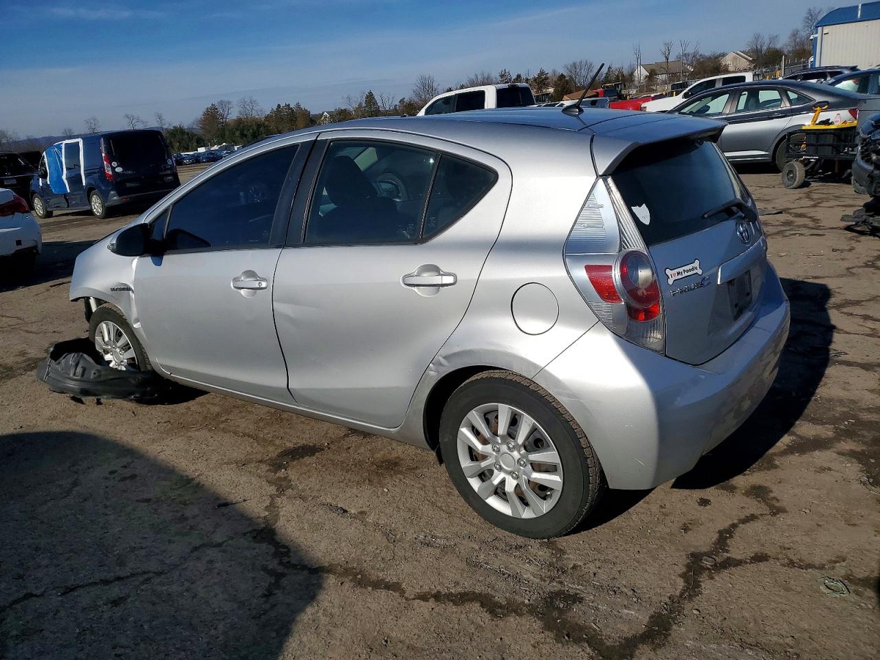 2012 TOYOTA PRIUS C photo 2