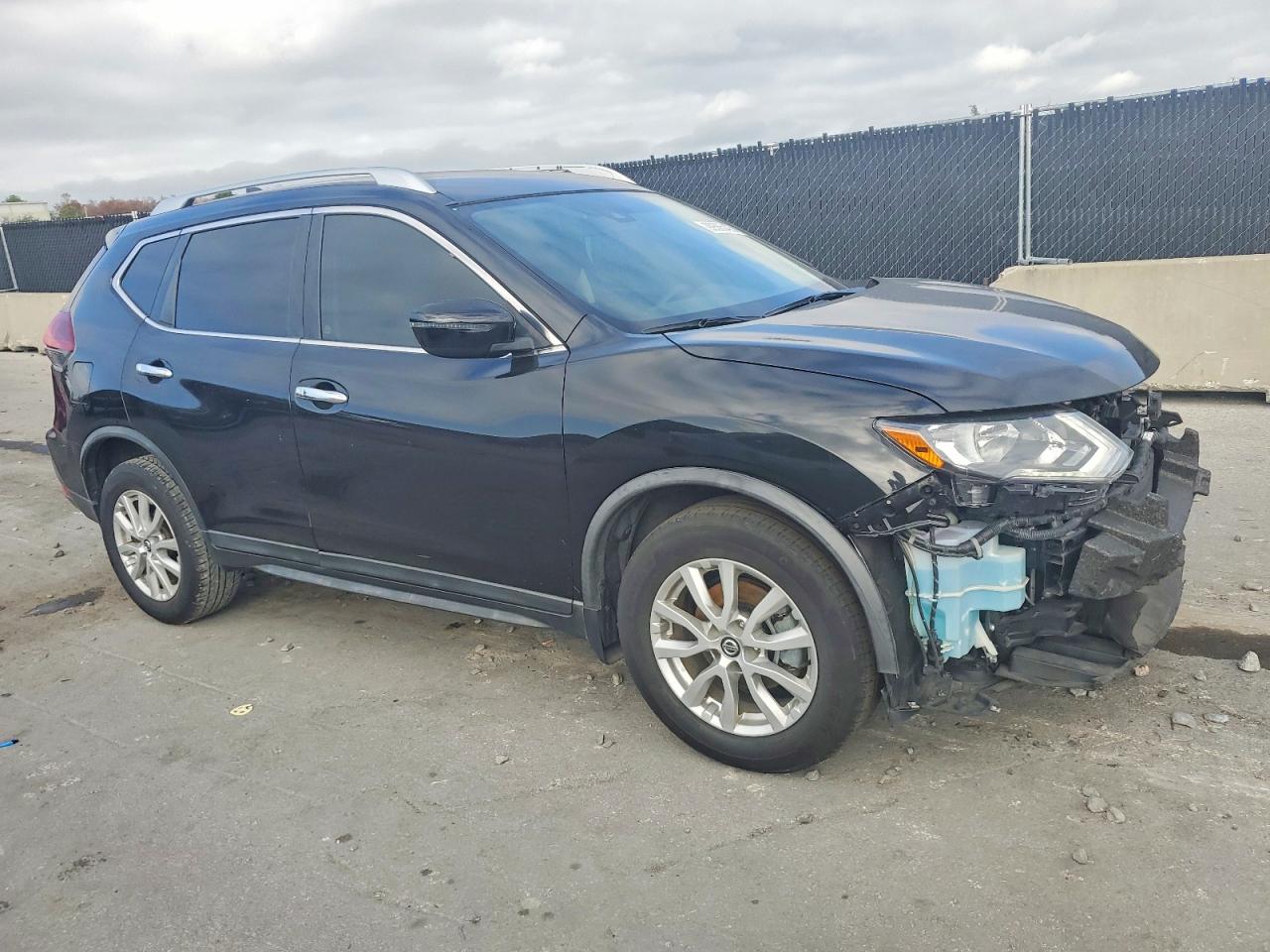 2019 NISSAN ROGUE S photo 4
