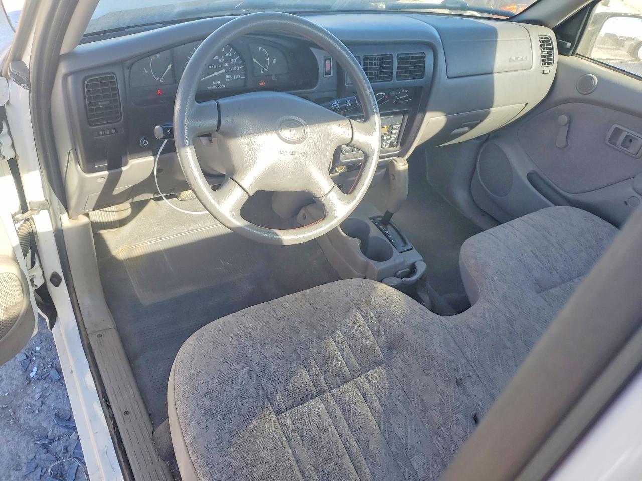 2001 TOYOTA TACOMA photo 8