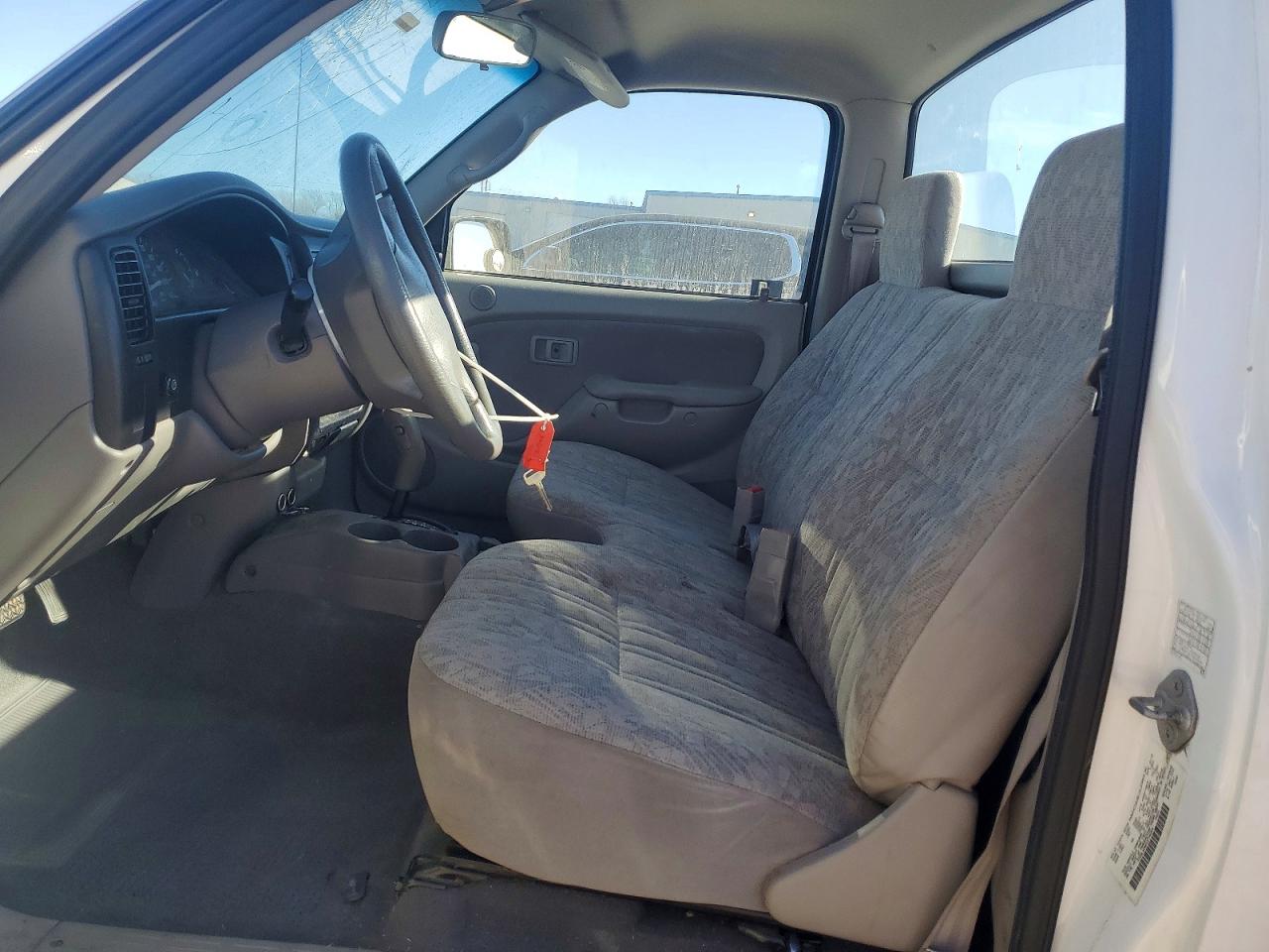 2001 TOYOTA TACOMA photo 7