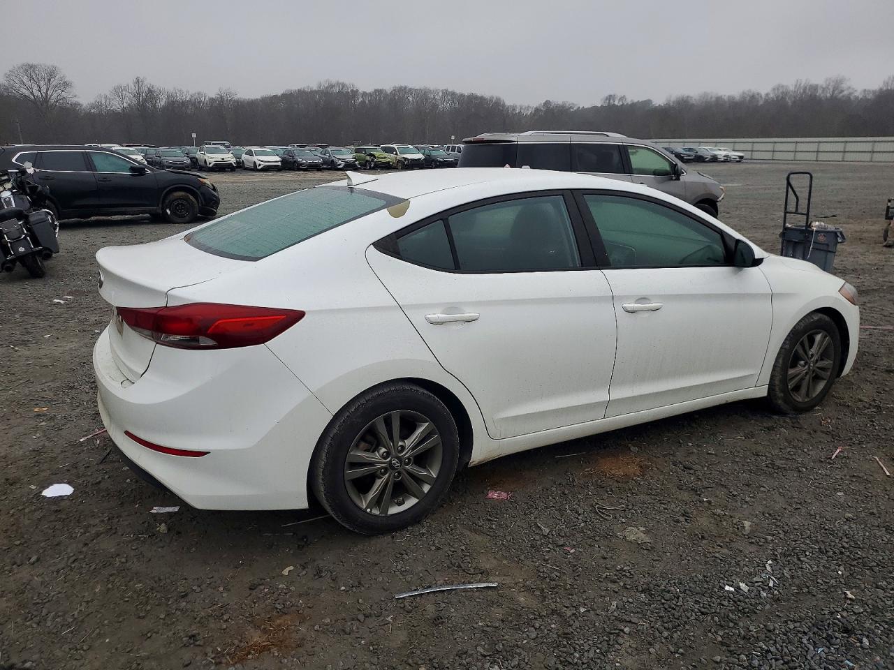2018 HYUNDAI ELANTRA SEL photo 3